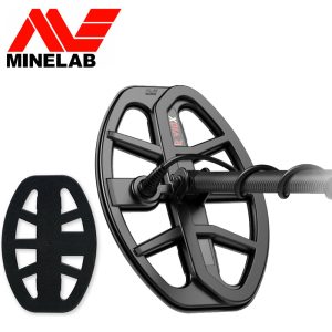 disque de détection Double-D Minelab V10X avec son protège-disque noir et le logo de la marque Minelab