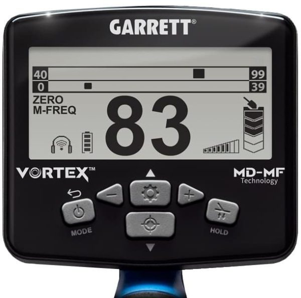 Écran de contrôle LCD du détecteur Garrett Vortex VX7 affichant la double échelle d'identification et les réglages multifréquence.