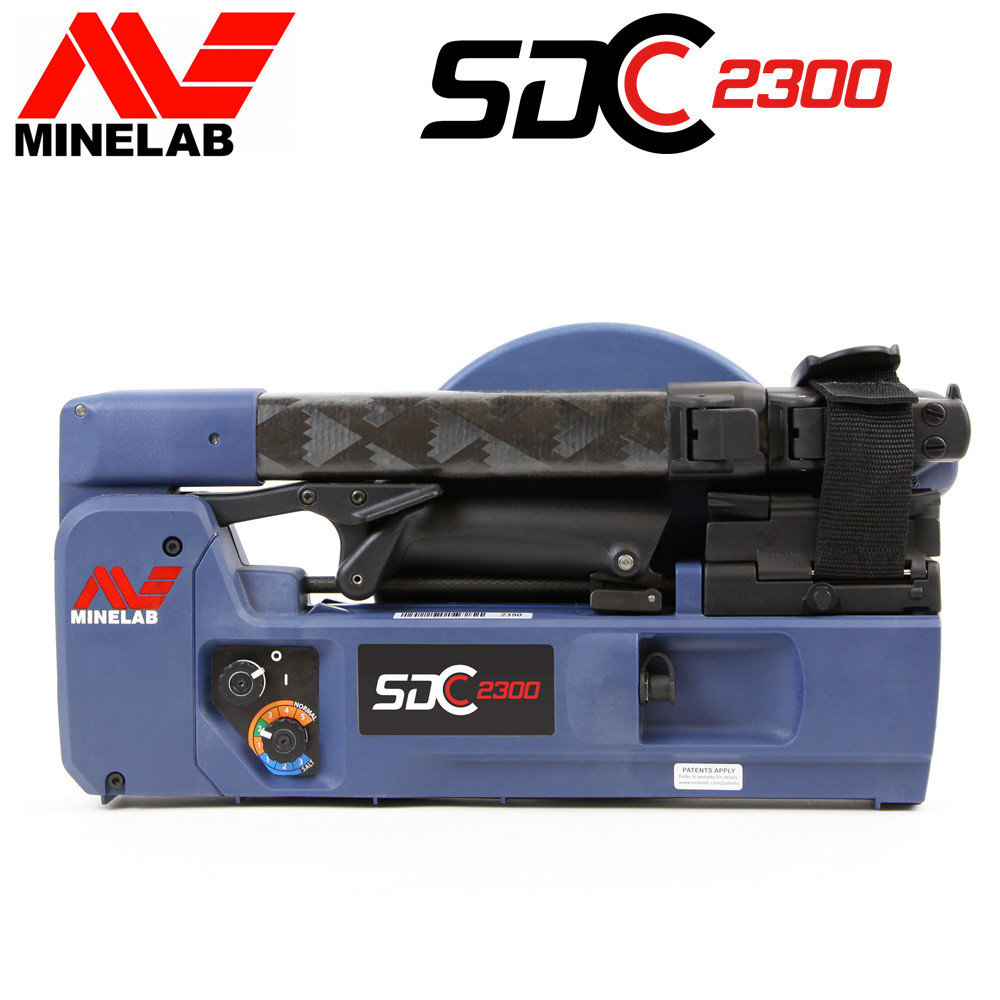 Minelab SDC 2300 2 Le détecteur d'or Minelab SDC 2300 entièrement replié illustrant son design monobloc compact.