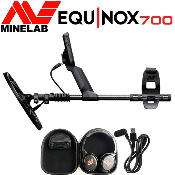 Equinox 700 : notre avis sur ce détecteur de métaux 5 Détecteur de métaux Minelab Equinox 700 avec canne télescopique en carbone, casque sans fil ML85 et câble de charge magnétique.