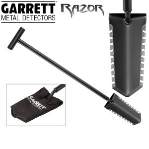 Pelle de détection Garrett Razor de 91cm en acier noir avec poignée en T, lame dentée et son étui de protection.